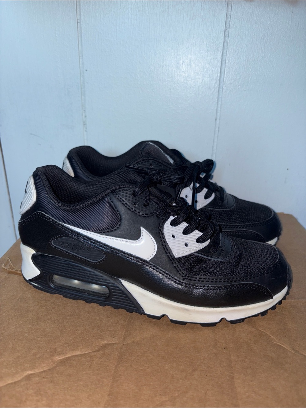 Nike Kids Black and White Air Max Style Sneakers size 7